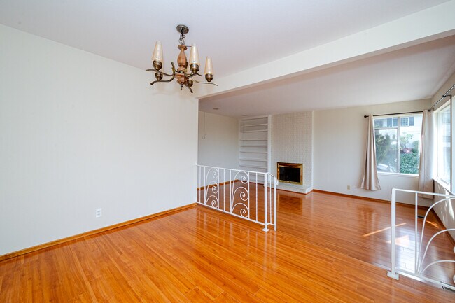 Building Photo - 1170 Tuolumne Ct