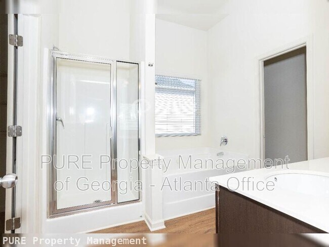 Building Photo - 840 Pine Arbor Ln