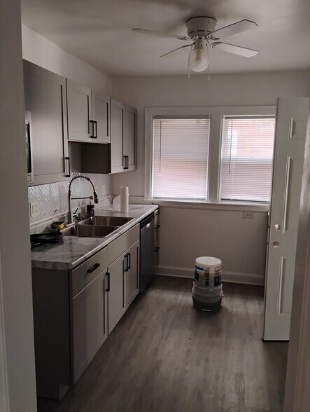 Building Photo - 17147 Hartwell St