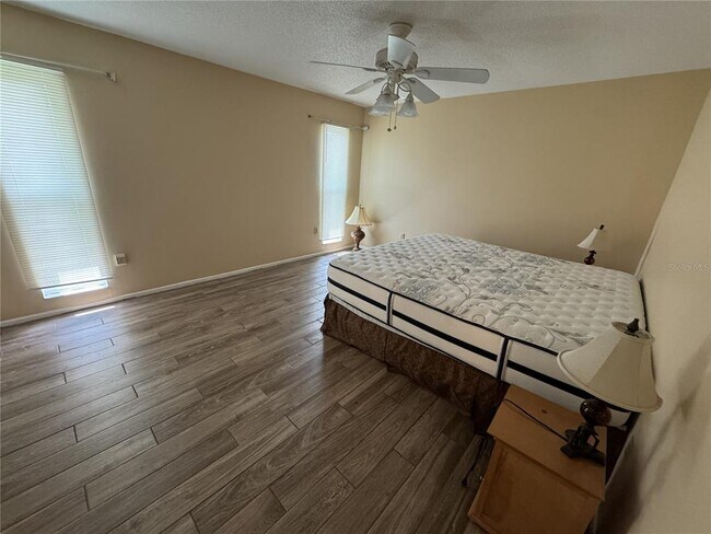 Building Photo - 517 Mt Vernon Dr