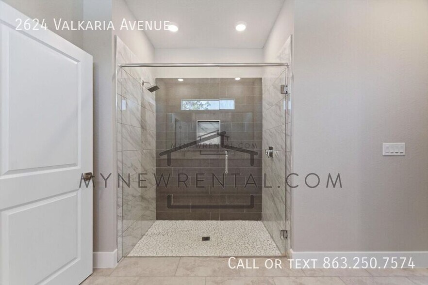 Building Photo - 2624 Valkaria Ave