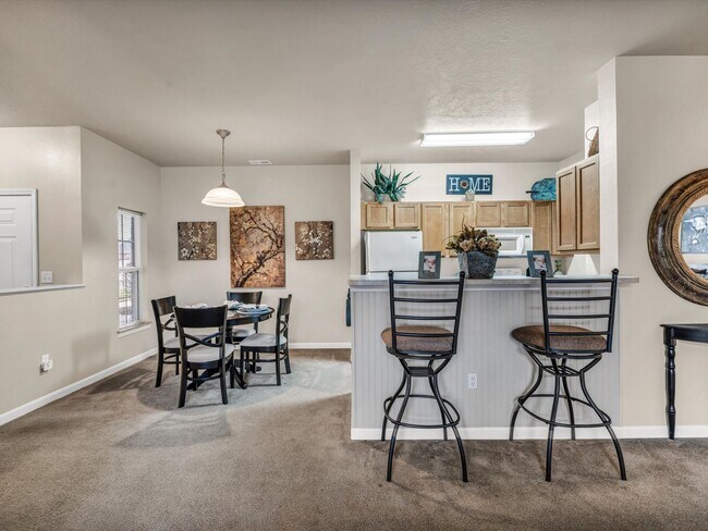 Building Photo - Castle Schools*********Large 2 Bedroom 2 Bath**********Newburgh Indiana Living