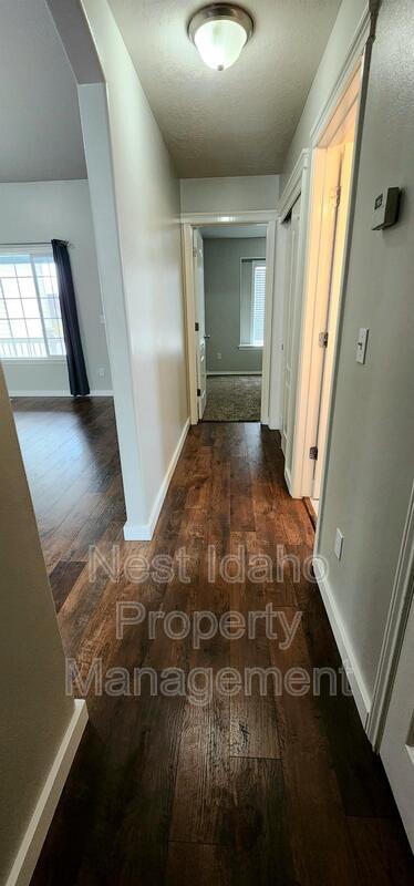 Building Photo - 8039 E Jacob Dr