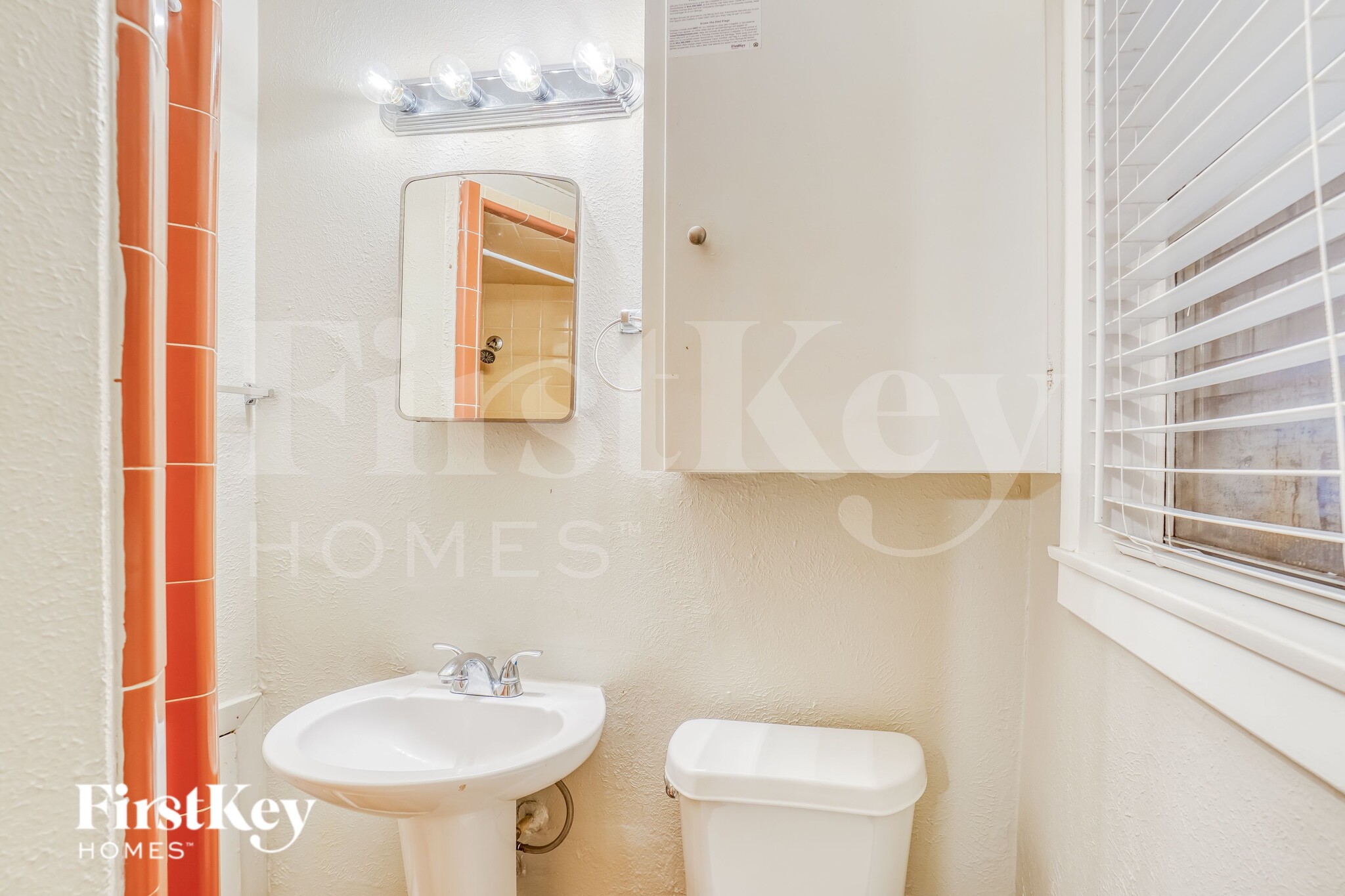 Building Photo - 1610 13th Ave N