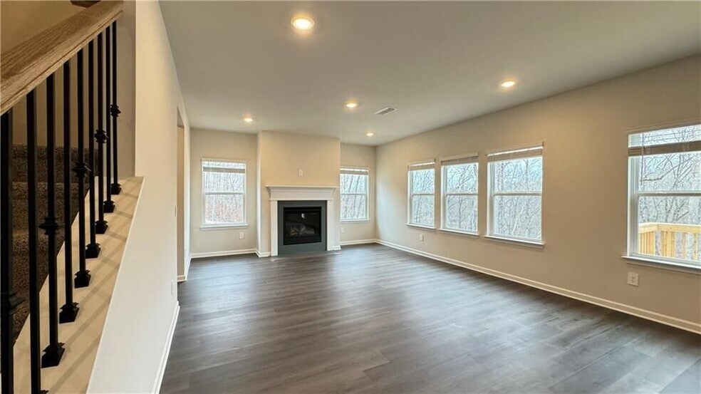Building Photo - 228 Water Oak Wy