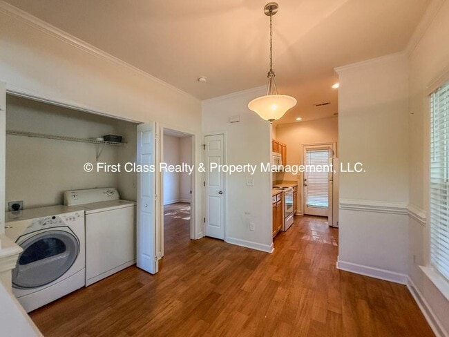 Building Photo - 710 Tavern Ct