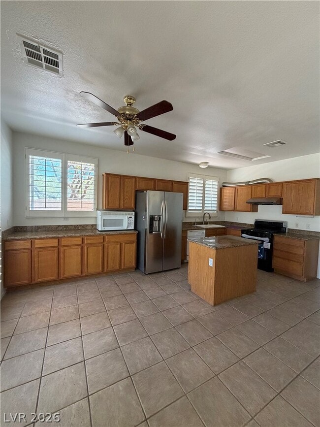 Building Photo - 10644 Austin Bluffs Way