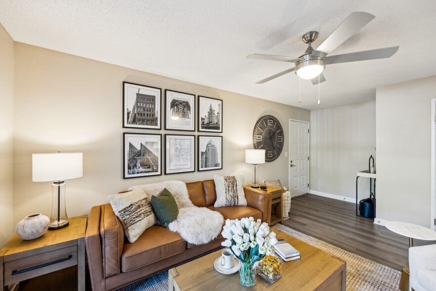 Building Photo - Cypress Pointe