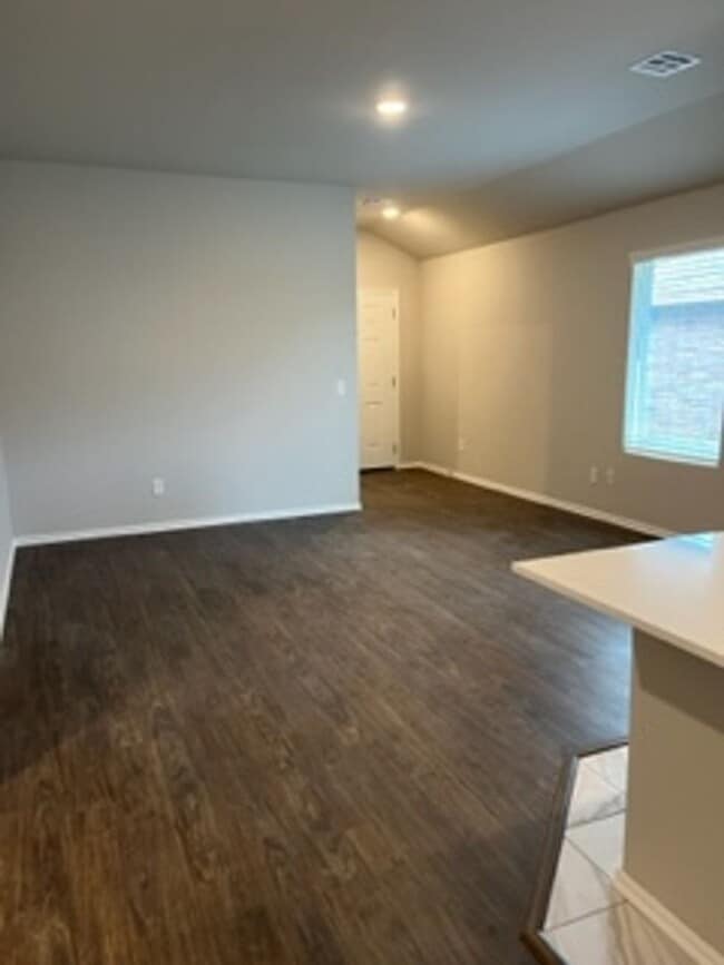 Building Photo - BRAND NEW HOME!