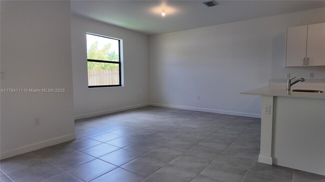 Building Photo - 3016 Park Pl