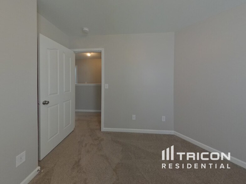 Building Photo - 4717 Brewer Dr