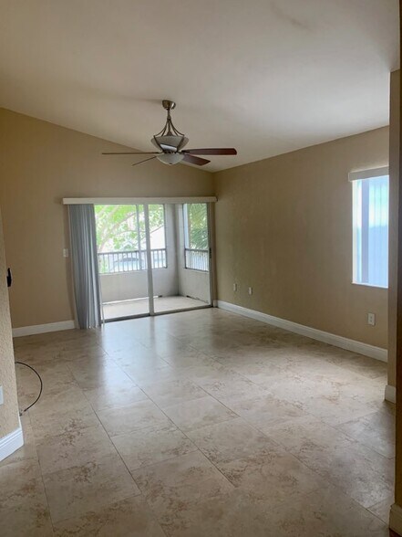 Building Photo - 2881 N Oakland Forest Dr