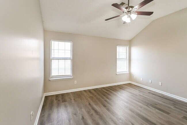 Building Photo - 9044 Snow Drift Ln