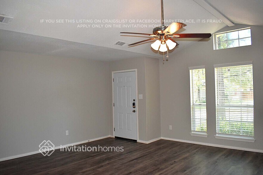 Building Photo - 1111 Hidden Creek Dr