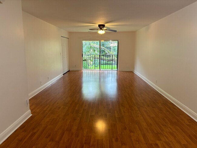 Building Photo - 2895 SW 22nd Ave