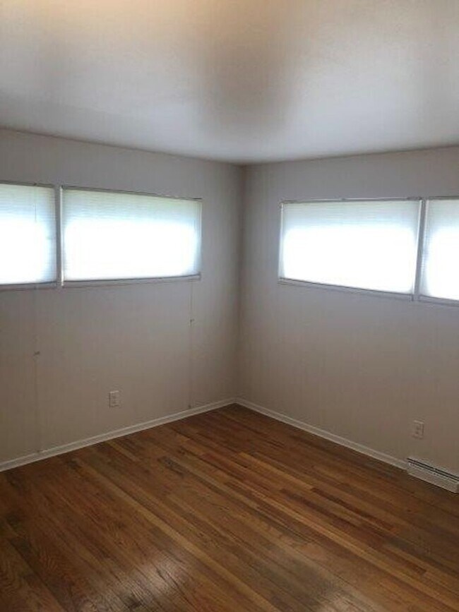 Building Photo - Beautiful Northside 3 Bedroom 2.5 Bath near the Indian Trail!