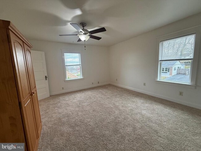 Building Photo - 1740 Arnold Ave