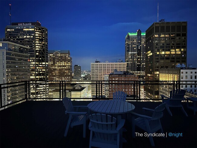 Building Photo - 915 Olive St