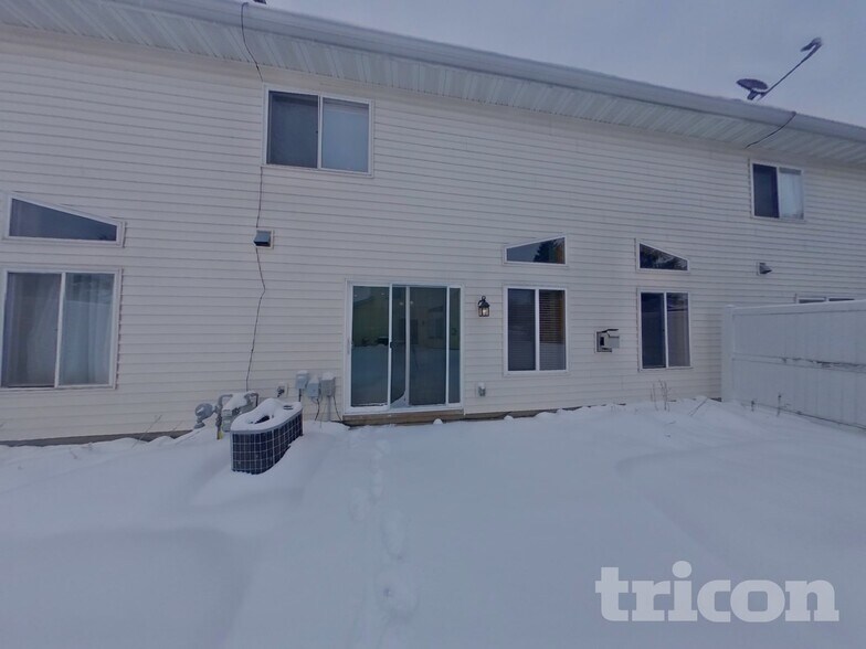 Building Photo - 1134 Pine St