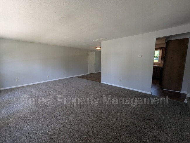 Building Photo - 6315 Midfield Dr