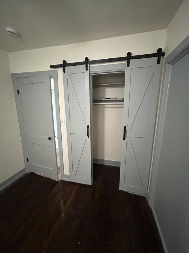 Building Photo - 3708 Summit St