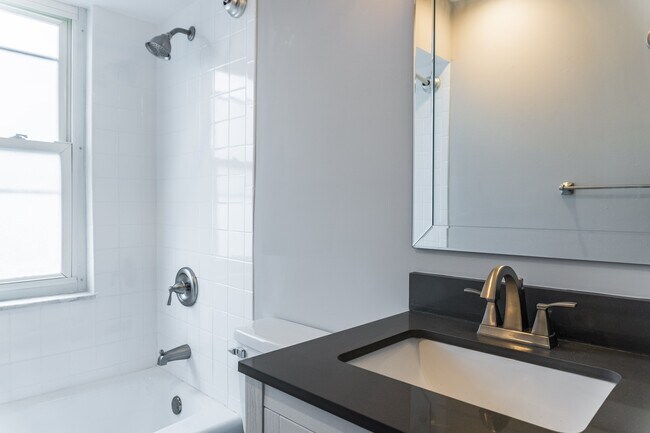 Building Photo - Two bedroom renovated apartment