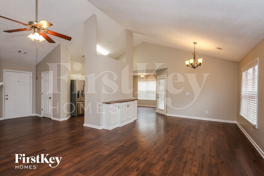 Building Photo - 861 Georgetown Dr