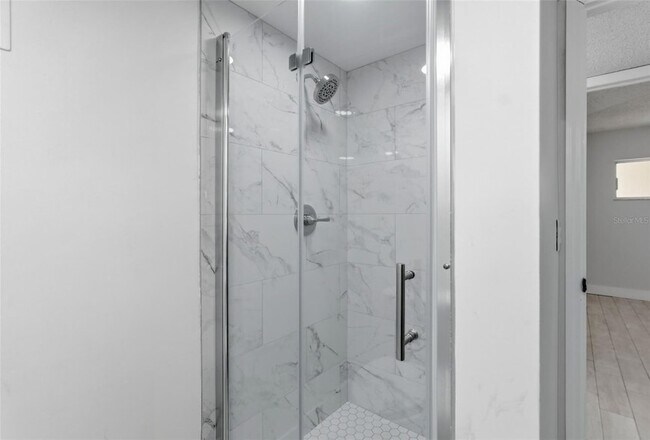 Building Photo - 4775 Cove Cir