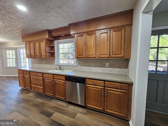 Building Photo - 683 Ginger Cake Rd