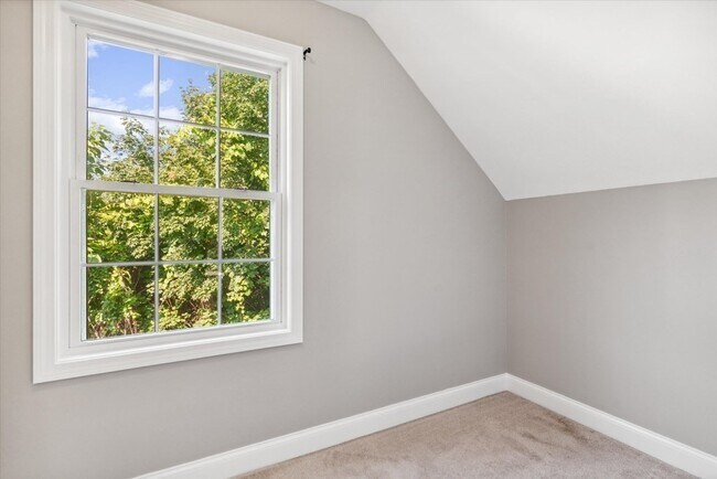 Building Photo - 19 Benjamin Ln