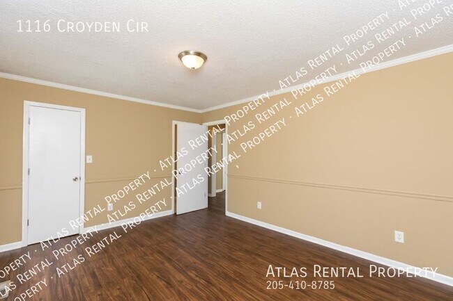 Building Photo - 1116 Croyden Cir