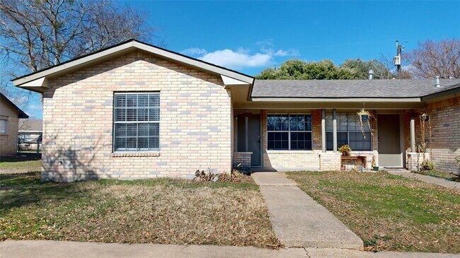 Building Photo - 1443 Hawk Tree Dr