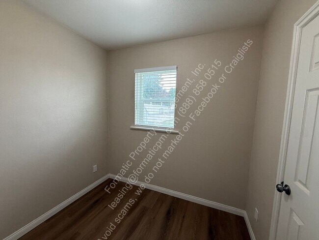 Building Photo - 11771 Hazeldell Dr