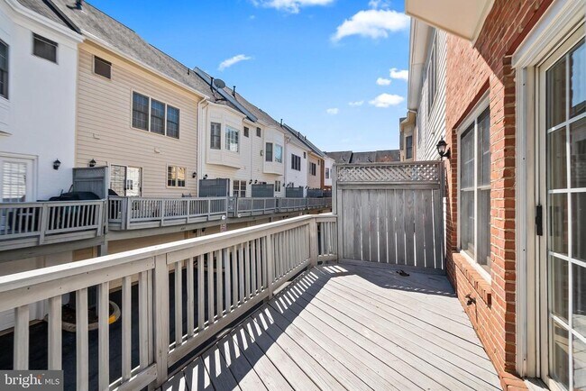 Building Photo - 8831 Ashgrove House Ln