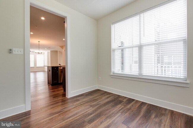 Building Photo - 2546 Buckthorn Dr