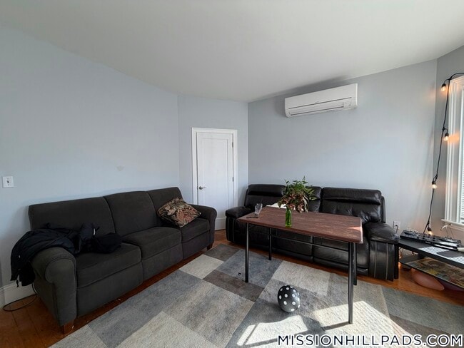 Building Photo - 100 Calumet St