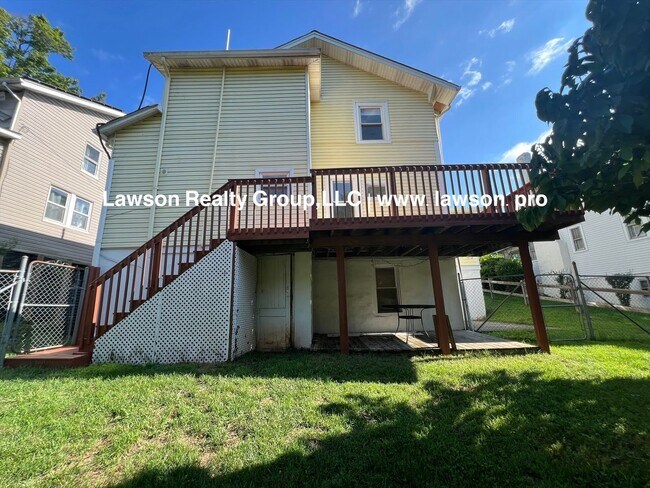 Building Photo - Charming Grandin Court House with Detached Garage and In Law Suite