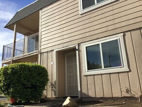 Building Photo - 7032 Fair Oaks Blvd