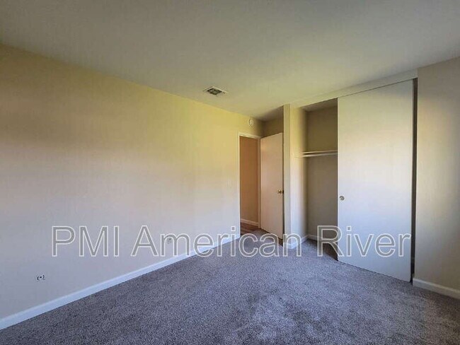 Building Photo - 5640 Andrea Blvd