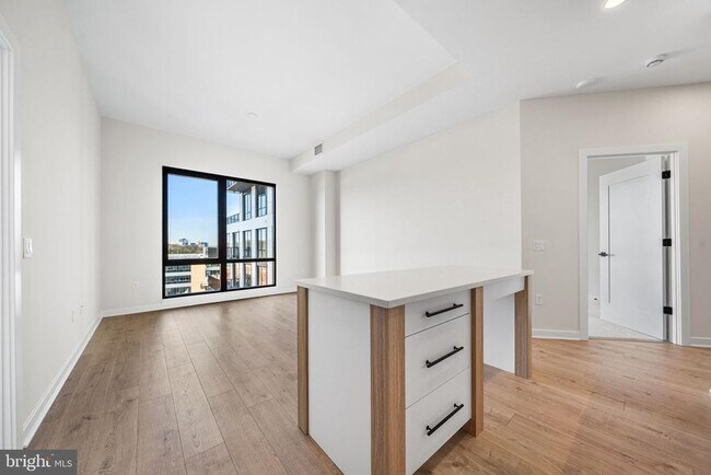 Building Photo - 255 W Falls Station Blvd