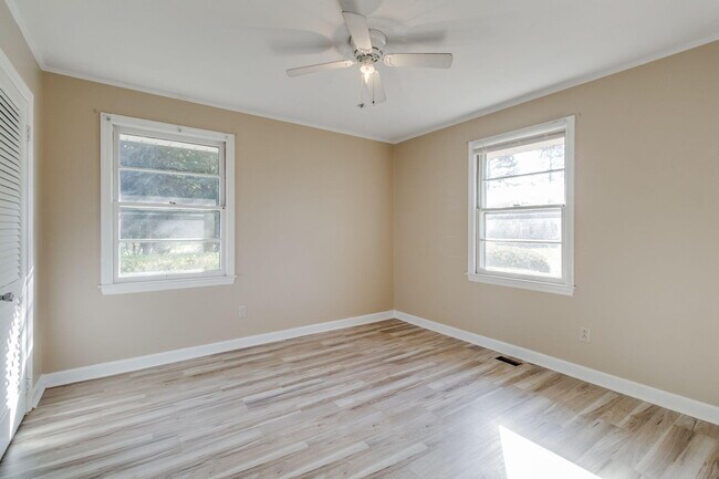 Building Photo - 2 Pickens Ct