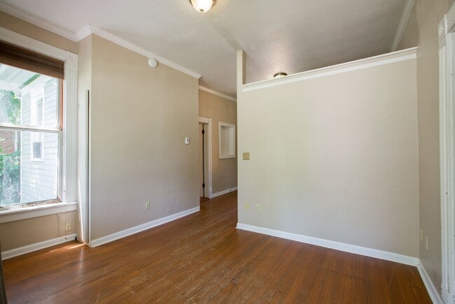 Building Photo - 504 W Mountain Ave
