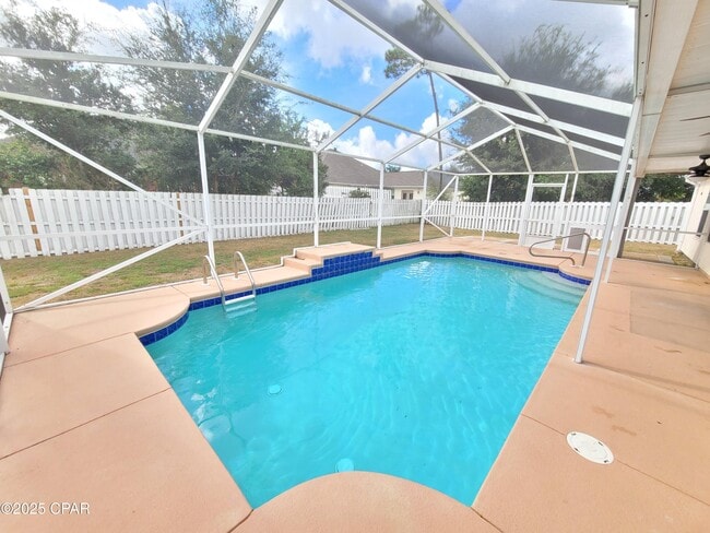 Building Photo - 3225 Azalea Cir