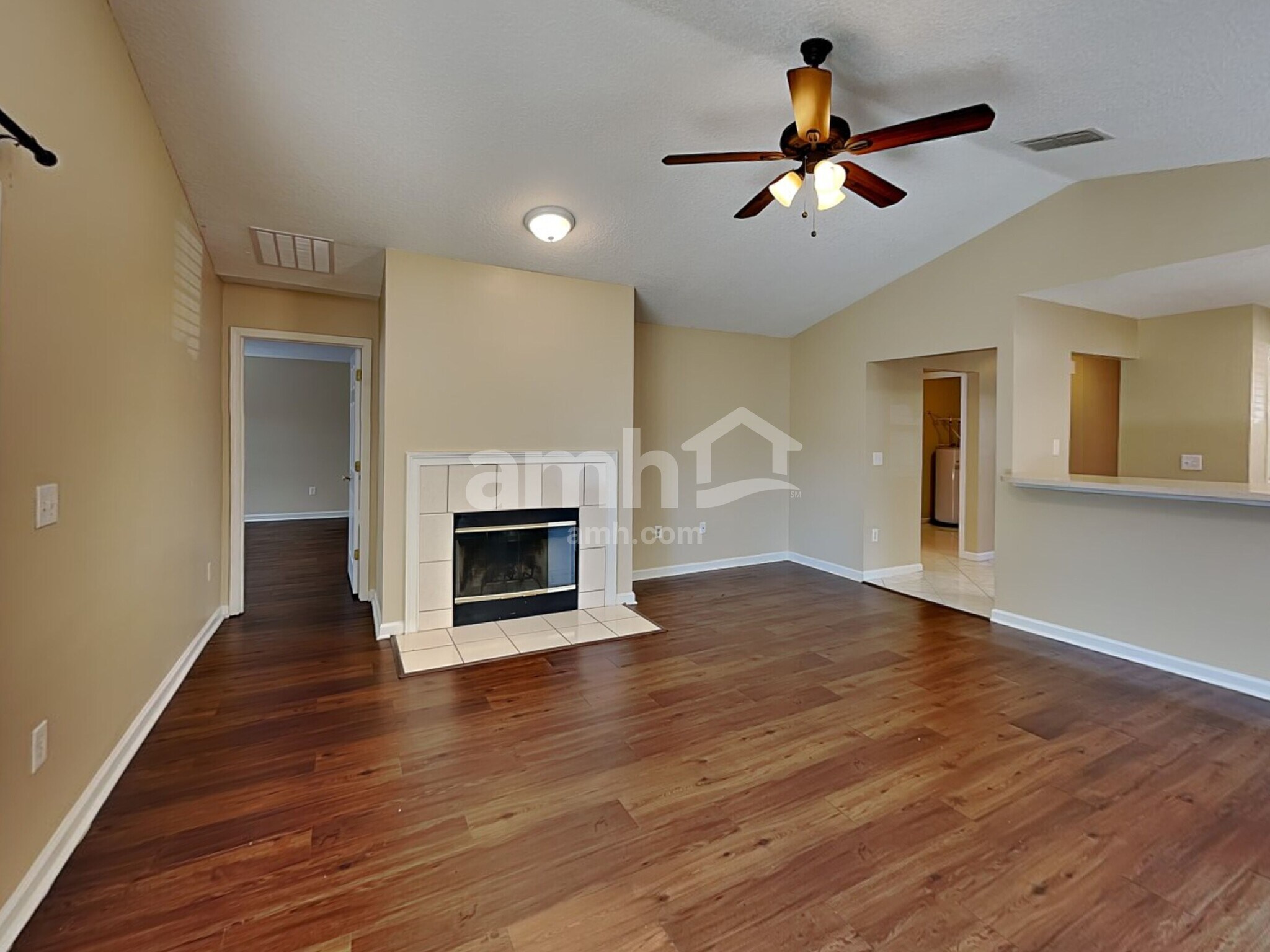 Building Photo - 9422 Daniels Mill Dr