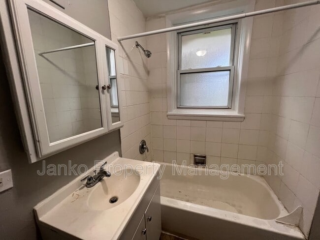 Building Photo - 8137 S Evans Ave