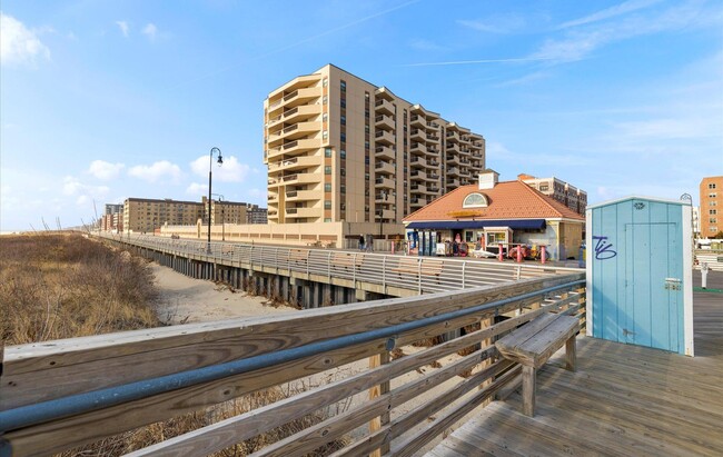 Building Photo - 360 shore Rd