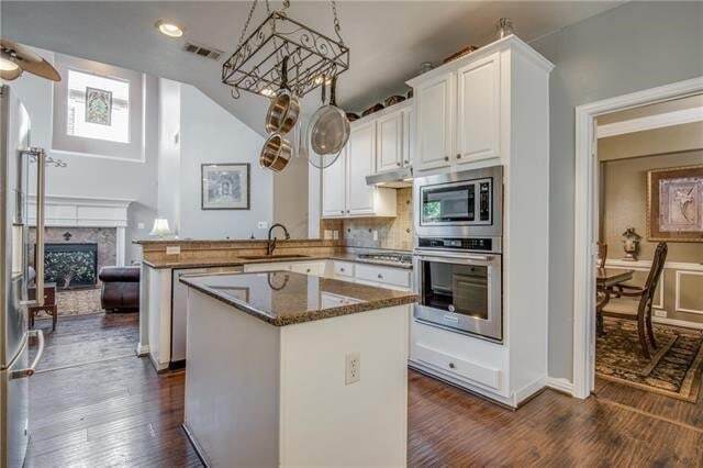 Building Photo - 3594 Lincoln Dr