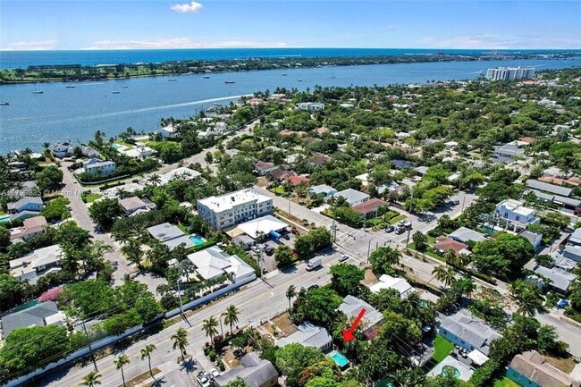 Building Photo - 3713 N Flagler Dr
