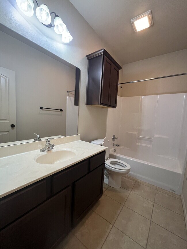 Building Photo - Cute 3/2/2 townhome in the Lubbock-Cooper ...