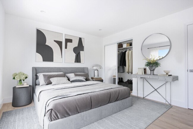 Interior Photo - 1040 S Genesee Ave